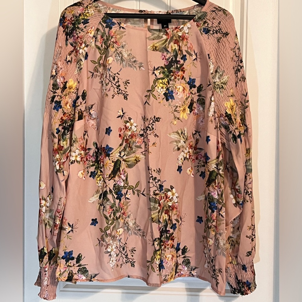 Pale peach floral blouse!